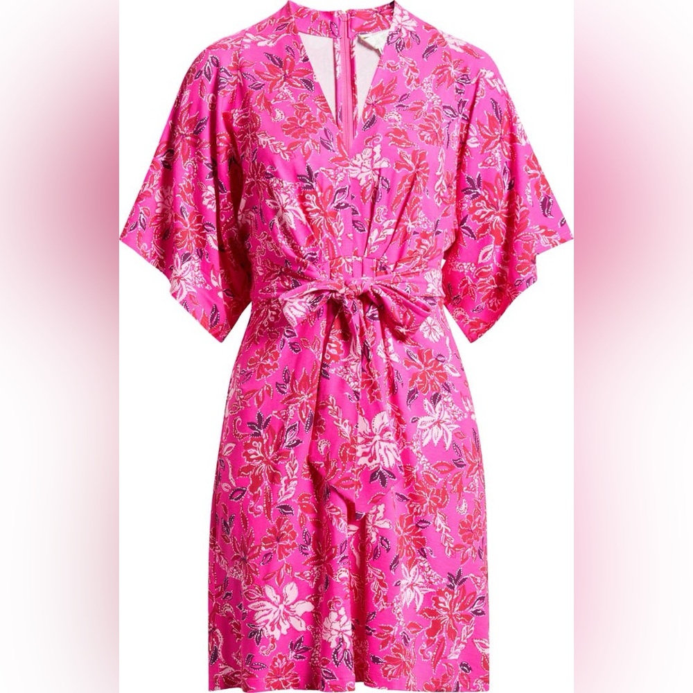 Lilly Pulitzer Women's Wisteria Elbow Sleeve V-Neck NWT
Size 14